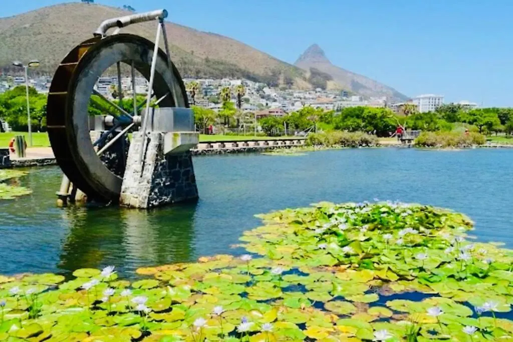 Stylish Spacious Studio Apartment Opposite Green Point Park Cape Town 0*,