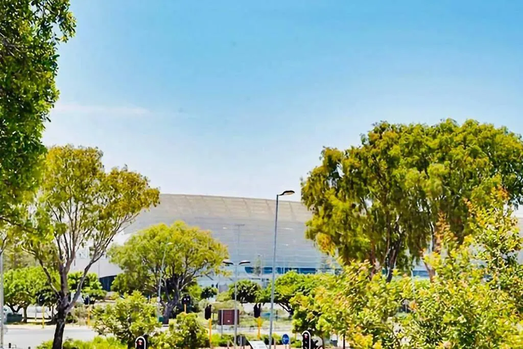 Stylish Spacious Studio Apartment Opposite Green Point Park Cape Town