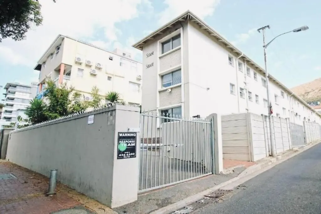 Stylish Spacious Studio Apartment Opposite Green Point Park Cape Town